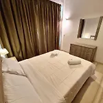 Alexandra 11 アパート *