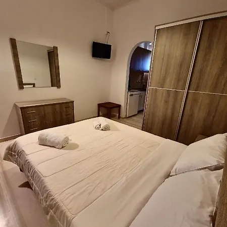 Alexandra 11 Apartment *