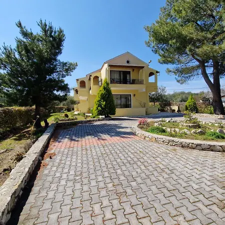 Alexandra 11 Lefkímmi